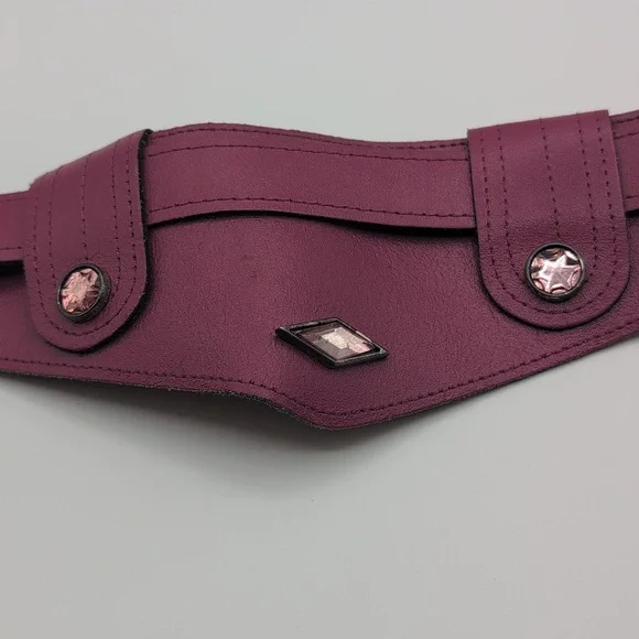Vintage 80s Stylish Magenta Pink Leather Belt With Silver Toned Accents - Picture 4 of 5